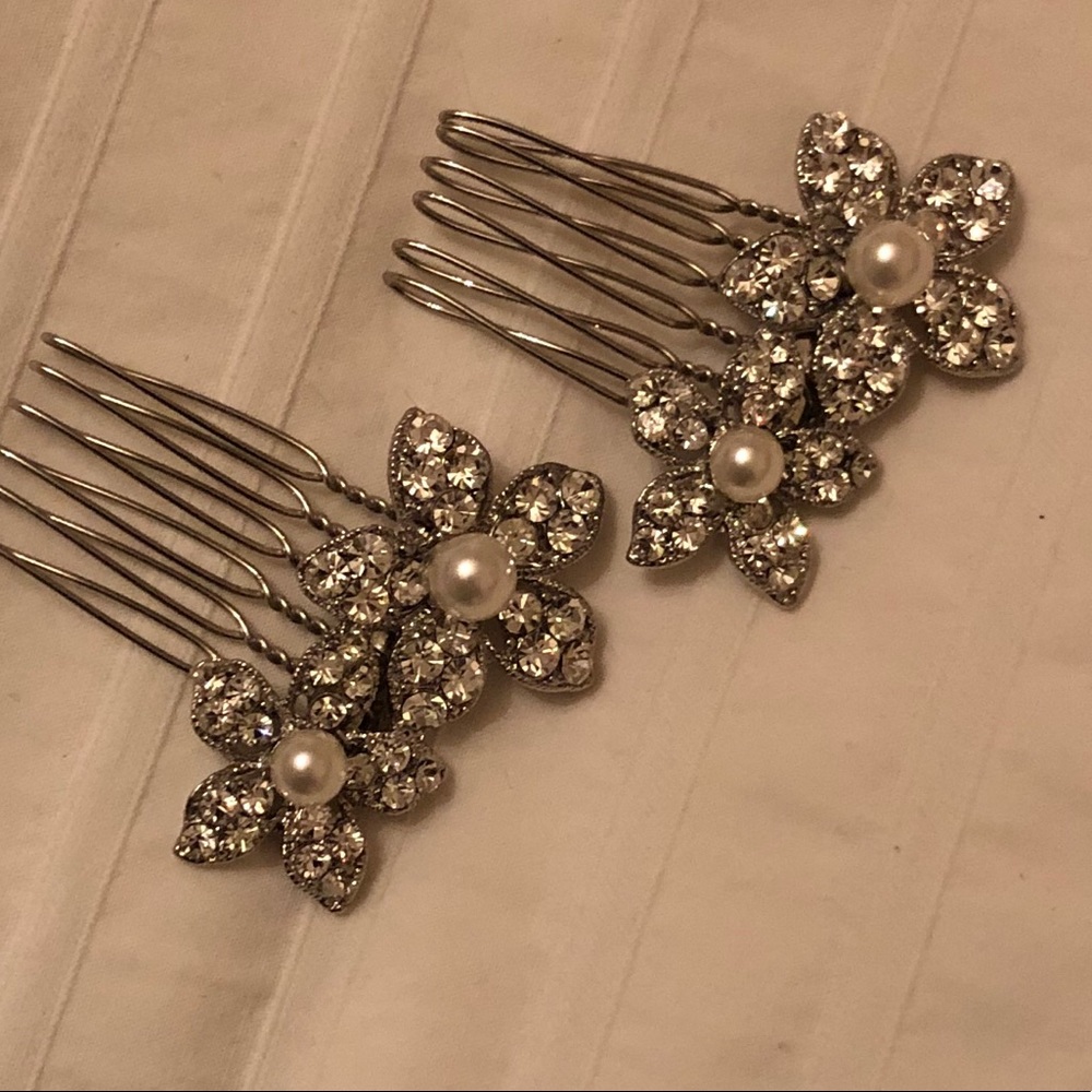 Bridal hair accessories